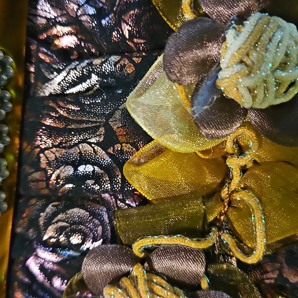 Floral Embellished Black and Gold Women's Bag Chin Strap 46in - Picture 2 of 8